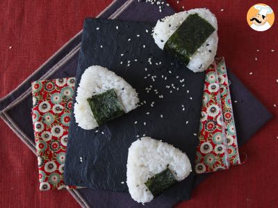 Ton onigiri, micul sandviș japonez triunghiular din orez - おにぎり - poza 5