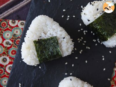 Ton onigiri, micul sandviș japonez triunghiular din orez - おにぎり - poza 7