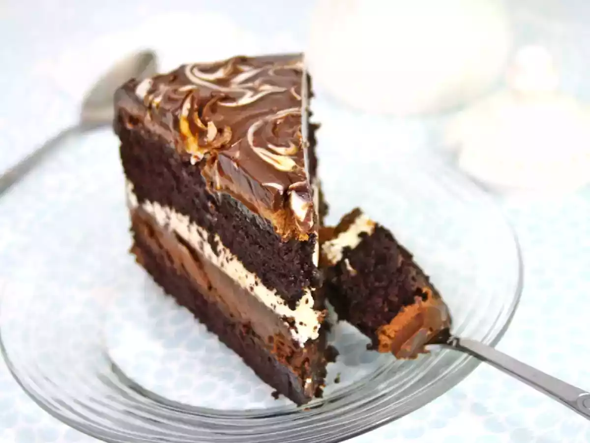 Tort de ciocolata Tuxedo - poza 2