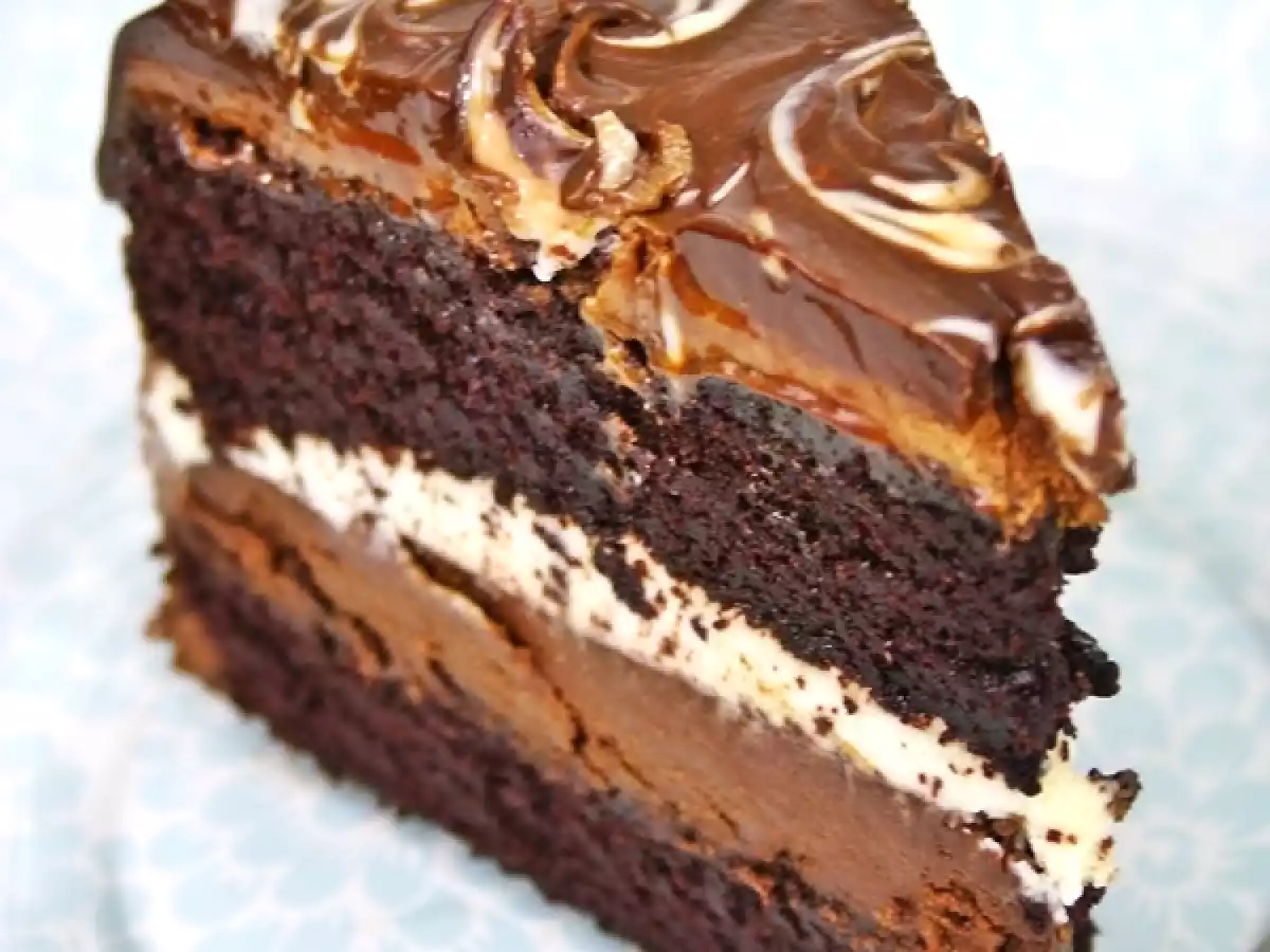 Tort de ciocolata Tuxedo - poza 4