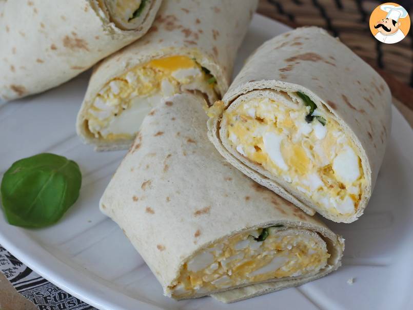 Wrap moale și superproteic cu ou și feta - poza 4