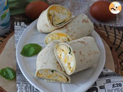 Wrap moale și superproteic cu ou și feta - poza 3